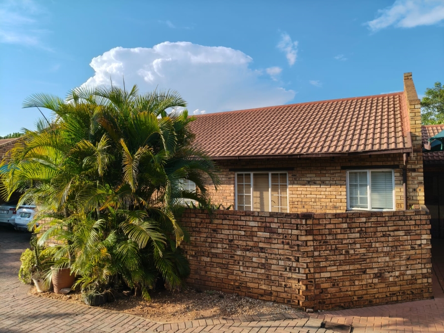 3 Bedroom Property for Sale in Safari Gardens North West